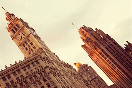 edificio wrigley - Wrigley Building and Tribune Building - Michigan Avenue in Chicago Foto de stock - Super Valor sin royalties y Suscripción, Código: 400-06059999