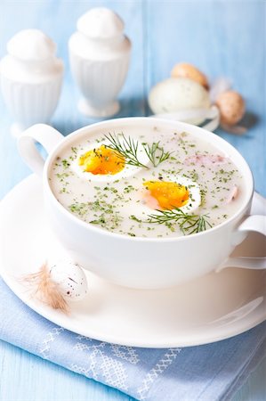 rote-beete-suppe - borscht with eggs; polish easter cuisine Stockbilder - Microstock & Abonnement, Bildnummer: 400-06065135