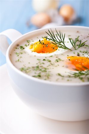 rote-beete-suppe - borscht with eggs; polish easter cuisine Stockbilder - Microstock & Abonnement, Bildnummer: 400-06065137