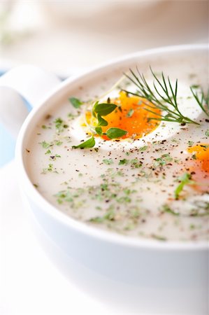 rote-beete-suppe - borscht with eggs; polish easter cuisine Stockbilder - Microstock & Abonnement, Bildnummer: 400-06065139