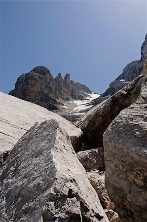 simsearch:400-06062187,k - Rocky landscape in the Italian Dolomites Foto de stock - Super Valor sin royalties y Suscripción, Código: 400-06065625