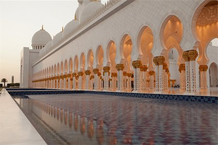 Abu Dhabi Sheikh Zayed White Mosque at sunset Stock Photo - Budget Royalty-Free & Subscription, Code: 400-06066382