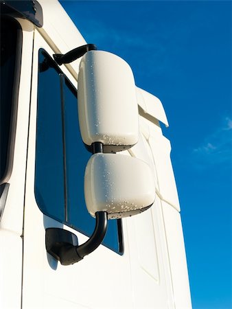 simsearch:400-08812484,k - mirror of a white truck Stock Photo - Budget Royalty-Free & Subscription, Code: 400-06066774