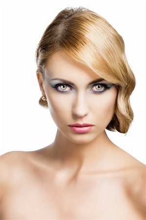 simsearch:400-04420197,k - blond beautiful woman with strong make up and an old fashion hair stylish in beauty portrait close up, she is in front of the camera and looks in to the lens Foto de stock - Super Valor sin royalties y Suscripción, Código: 400-06067010