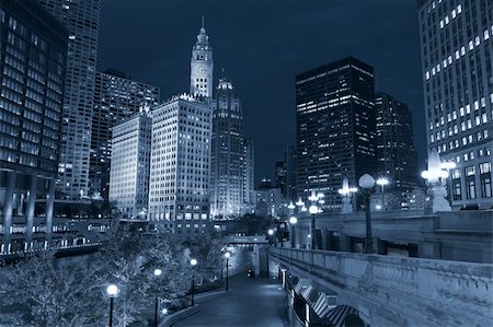 simsearch:400-05720872,k - Toned image of Chicago downtown riverfront at twilight. Photographie de stock - Aubaine LD & Abonnement, Code: 400-06067220