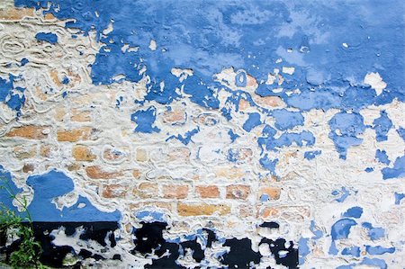 simsearch:400-04358196,k - blue paint peeling from old brick wall in historic ebeltoft Denmark Foto de stock - Super Valor sin royalties y Suscripción, Código: 400-06068010