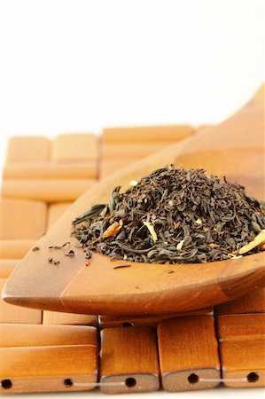 fragrant black tea in wooden spoon Stock Photo - Budget Royalty-Free & Subscription, Code: 400-06068481