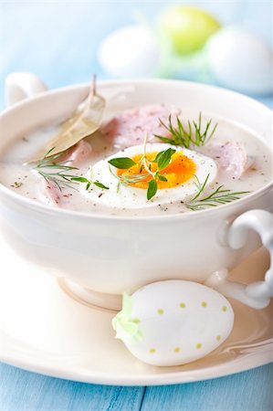 rote-beete-suppe - borscht with eggs and sausage; polish easter soup Stockbilder - Microstock & Abonnement, Bildnummer: 400-06068588