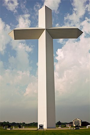 198' Cross in Effingham, Illinois, USA, North America. Foto de stock - Super Valor sin royalties y Suscripción, Código: 400-06060026