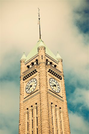 simsearch:400-04747795,k - Clock Tower in Minneapolis. Seen morning time. Fotografie stock - Microstock e Abbonamento, Codice: 400-06060145