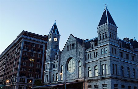 Union Station in downtown of Louisville, Kentucky Photographie de stock - Aubaine LD & Abonnement, Code: 400-06060174