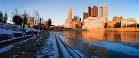Winter in Columbus, Ohio - panoramic view of the city Foto de stock - Super Valor sin royalties y Suscripción, Código: 400-06060758