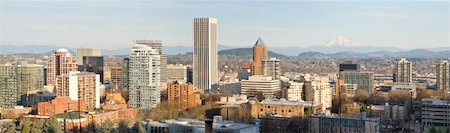 simsearch:400-08094357,k - Portland Oregon Downtown City Skyline with Mount Hood on a Clear Day Panorama Foto de stock - Super Valor sin royalties y Suscripción, Código: 400-06062689