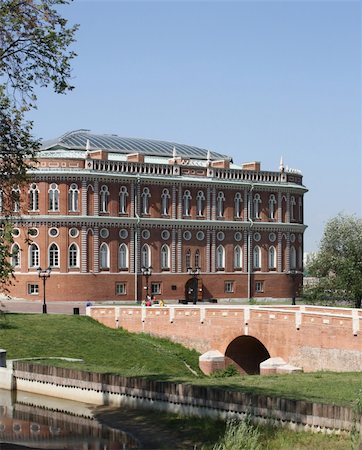 simsearch:400-04275134,k - View of the Bread House and of the red bridge in Tsaritsyno Stockbilder - Microstock & Abonnement, Bildnummer: 400-06063175