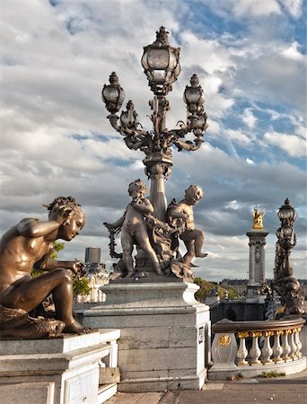 simsearch:400-06063916,k - Detail of an sculpture in the Alexandre III bridge in Paris, France Stockbilder - Microstock & Abonnement, Bildnummer: 400-06063916