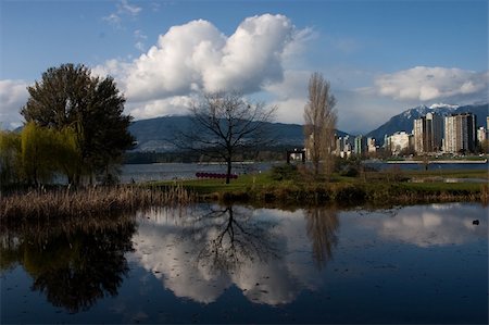 Vanier Park overlooking Burrard Inlet, Stanley Park, Vancouver, Cypress Mountain, Grouse Mountain in Vancouver, British Columbia, Canada Foto de stock - Super Valor sin royalties y Suscripción, Código: 400-06074763