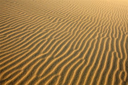 Patterns in the sand from the wind Photographie de stock - Aubaine LD & Abonnement, Code: 400-06075870