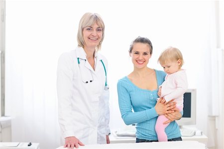 pediatric happy - Portrait of senior pediatric doctor and mother with baby Stock Photo - Budget Royalty-Free & Subscription, Code: 400-06076052