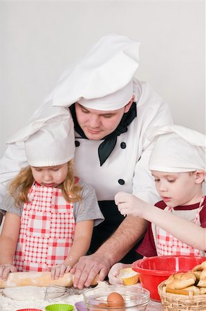 simsearch:400-04114221,k - The chef teaches kids to cook Stock Photo - Budget Royalty-Free & Subscription, Code: 400-06078460