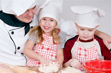 simsearch:400-06078465,k - chef and children in the chefs prepare a meal Stock Photo - Budget Royalty-Free & Subscription, Code: 400-06078462