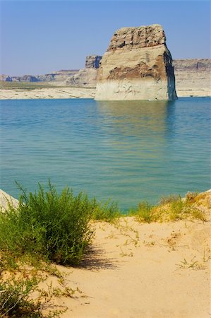 powell - Boaters driving around Lone Rock on Lake Powell, Page, AZ. Stock Photo - Budget Royalty-Free & Subscription, Code: 400-06070814