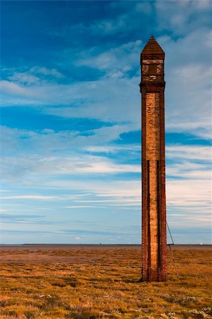 simsearch:400-06761996,k - Historic monument - Very old lighthouse in Rumpside in Great Britain Foto de stock - Super Valor sin royalties y Suscripción, Código: 400-06071792