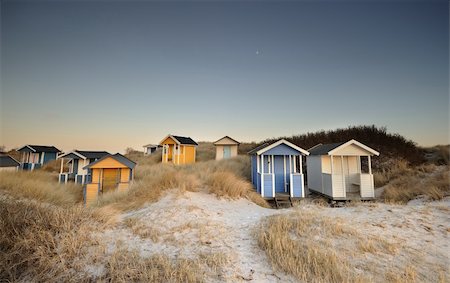 simsearch:400-05881319,k - beach houses at sunset Stockbilder - Microstock & Abonnement, Bildnummer: 400-06072205
