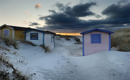 simsearch:400-04423269,k - beach houses at sunset Photographie de stock - Aubaine LD & Abonnement, Code: 400-06072210