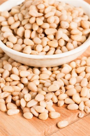 simsearch:400-07295971,k - pine nuts in bowl ,  Close up Stock Photo - Budget Royalty-Free & Subscription, Code: 400-06072234