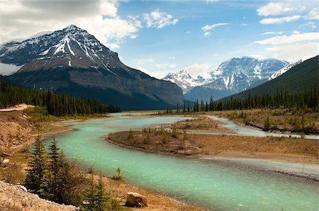 the river flowing at the foot of the Canadian Rockies Photographie de stock - Aubaine LD & Abonnement, Code: 400-06073071