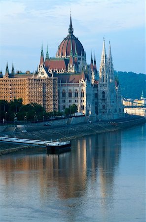 simsearch:400-05386559,k - Hungarian landmark, Budapest Parliament view. Foto de stock - Super Valor sin royalties y Suscripción, Código: 400-06073089