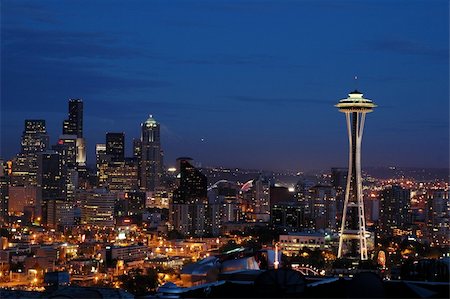simsearch:400-08251766,k - Seattle's Downtown and Space Needle at Night Photographie de stock - Aubaine LD & Abonnement, Code: 400-06084822