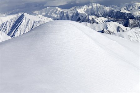 simsearch:400-07211845,k - View from ski slopes. Caucasus Mountains, Georgia, ski resort Gudauri. Stockbilder - Microstock & Abonnement, Bildnummer: 400-06087059