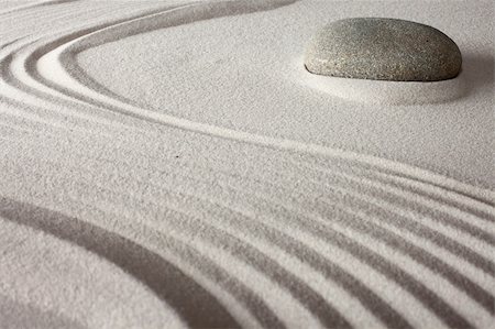 relaxation japanese zen garden with round rock sand and stone for meditaion Foto de stock - Super Valor sin royalties y Suscripción, Código: 400-06087190