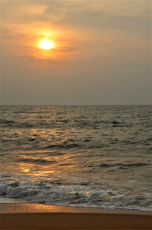 simsearch:400-06360457,k - A beautiful sunset at the Indian Ocean Photographie de stock - Aubaine LD & Abonnement, Code: 400-06087534