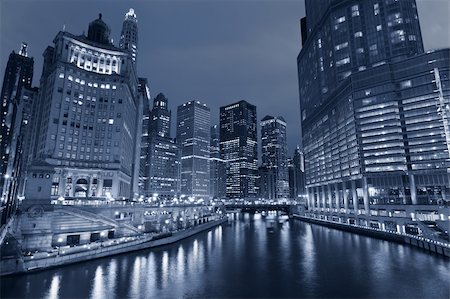 simsearch:400-05375377,k - Image of the Chicago downtown riverside at night. Photographie de stock - Aubaine LD & Abonnement, Code: 400-06088021