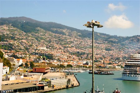 funchal - Funchal with harbor, Madeira island, Portugal Foto de stock - Super Valor sin royalties y Suscripción, Código: 400-06088269