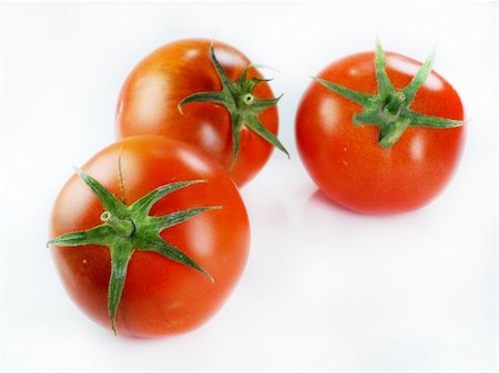 simsearch:400-06138091,k - Fresh Red tomatoes isolated on white background Foto de stock - Super Valor sin royalties y Suscripción, Código: 400-06080274