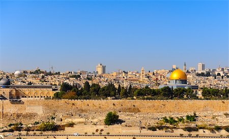 View from the Mount of Olives to Walls of the Old City of Jerusalem and the Dome of the Rock Stock Photo - Budget Royalty-Free & Subscription, Code: 400-06083512
