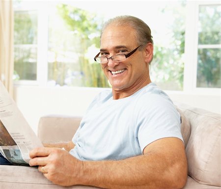 simsearch:400-05736257,k - Senior Man Reading Newspaper At Home Stock Photo - Budget Royalty-Free & Subscription, Code: 400-06098225