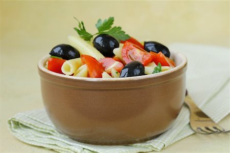 simsearch:400-04822787,k - Italian salad with pasta olives and tomatoes Stock Photo - Budget Royalty-Free & Subscription, Code: 400-06099756