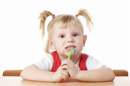 simsearch:400-06327889,k - child with toothbrush in hands Photographie de stock - Aubaine LD & Abonnement, Code: 400-06091748