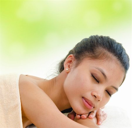 Asian Girl having a massage Foto de stock - Super Valor sin royalties y Suscripción, Código: 400-06092775