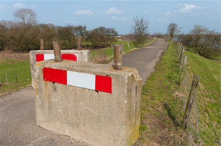 road block - bicycle path blocked for car access Stock Photo - Budget Royalty-Free & Subscription, Code: 400-06093380