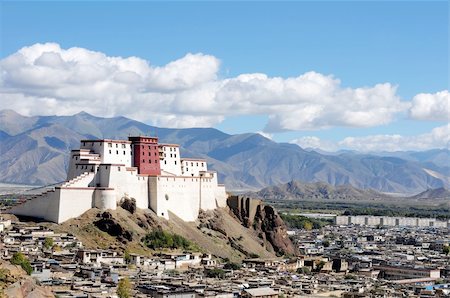 simsearch:400-07165260,k - Landmark of a famous ancient Tibetan castle Foto de stock - Royalty-Free Super Valor e Assinatura, Número: 400-06093703