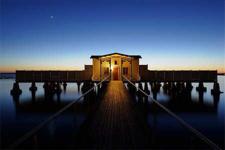 deck lake nobody - Pier with a bath house at the end a late night Stock Photo - Budget Royalty-Free & Subscription, Code: 400-06101214