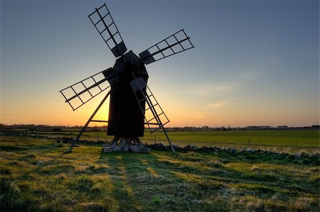 simsearch:400-06101286,k - old windmill with the sun coming up in the background Stock Photo - Budget Royalty-Free & Subscription, Code: 400-06101286