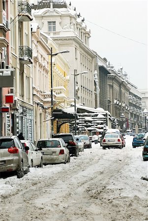 snow on Kralja Petra street in Belgrade at winter Foto de stock - Royalty-Free Super Valor e Assinatura, Número: 400-06102169