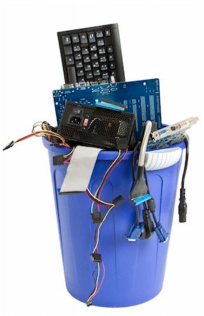 simsearch:400-04422315,k - electronic scrap in trash can. keyboard, cables, logicbaord, power supply Foto de stock - Super Valor sin royalties y Suscripción, Código: 400-06103227