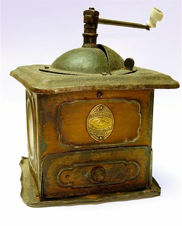 fräsen - Antique coffee grinder Stockbilder - Microstock & Abonnement, Bildnummer: 400-06126885